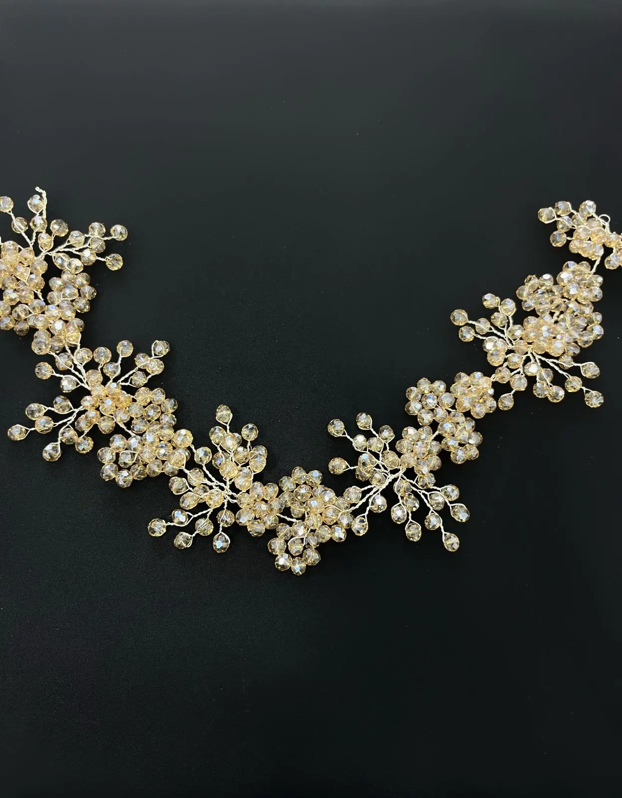 Elvira Flexible crystals