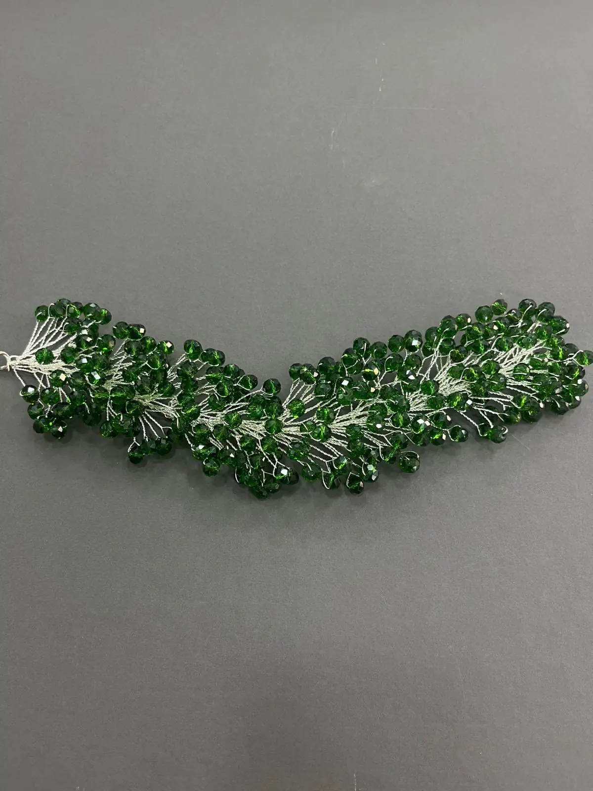 Elinda flexible headpiece