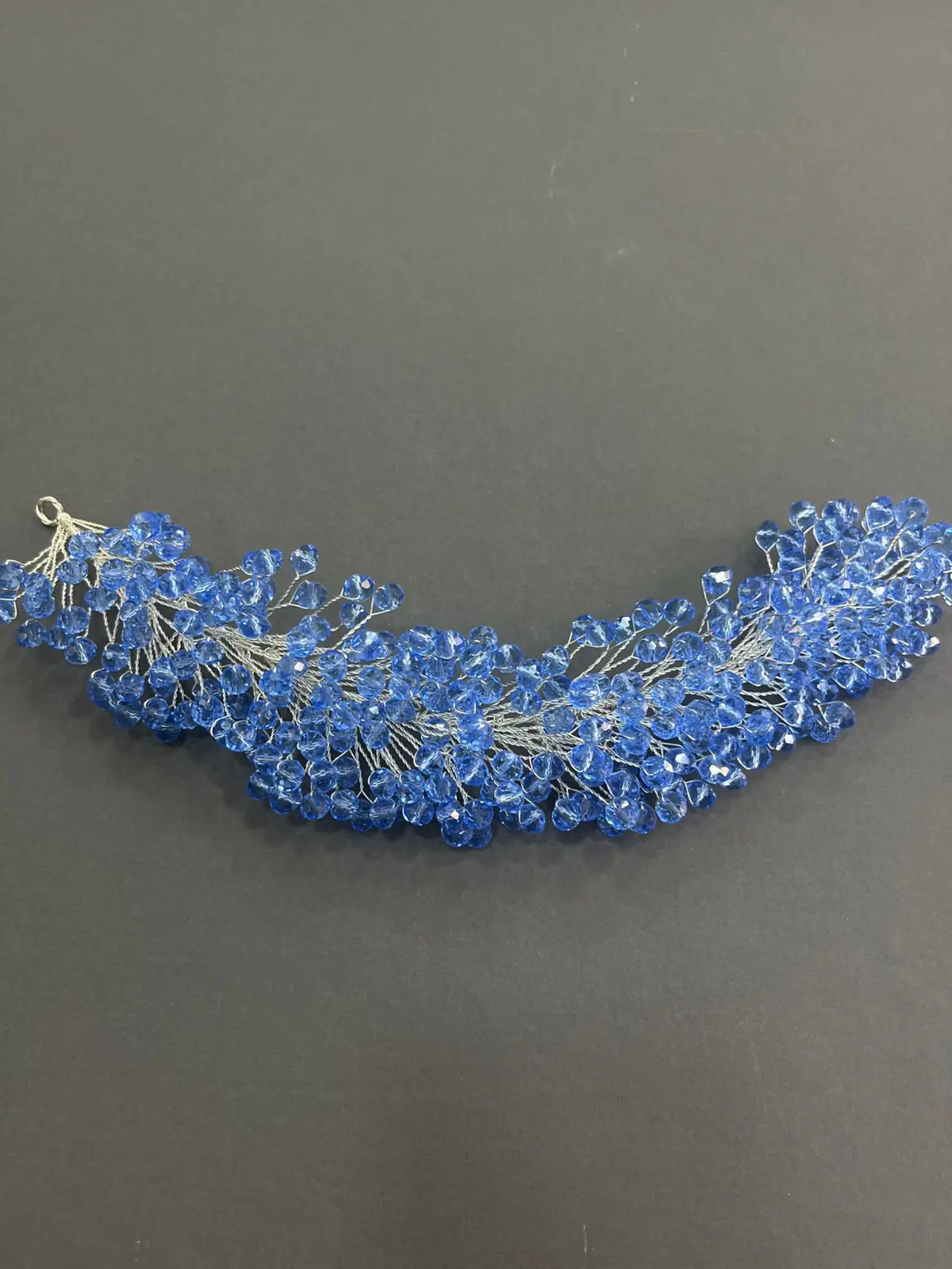 Elinda flexible headpiece