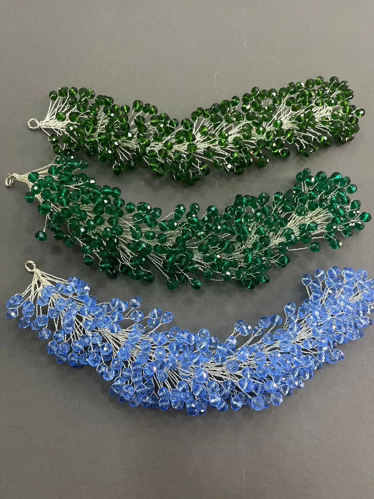 Elinda flexible headpiece