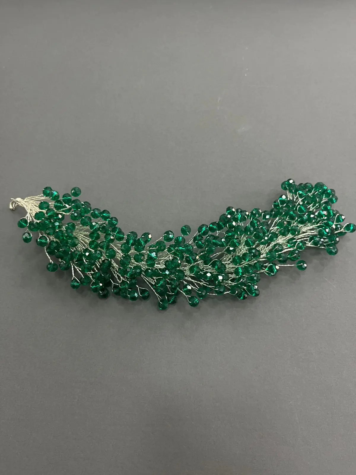 Elinda flexible headpiece